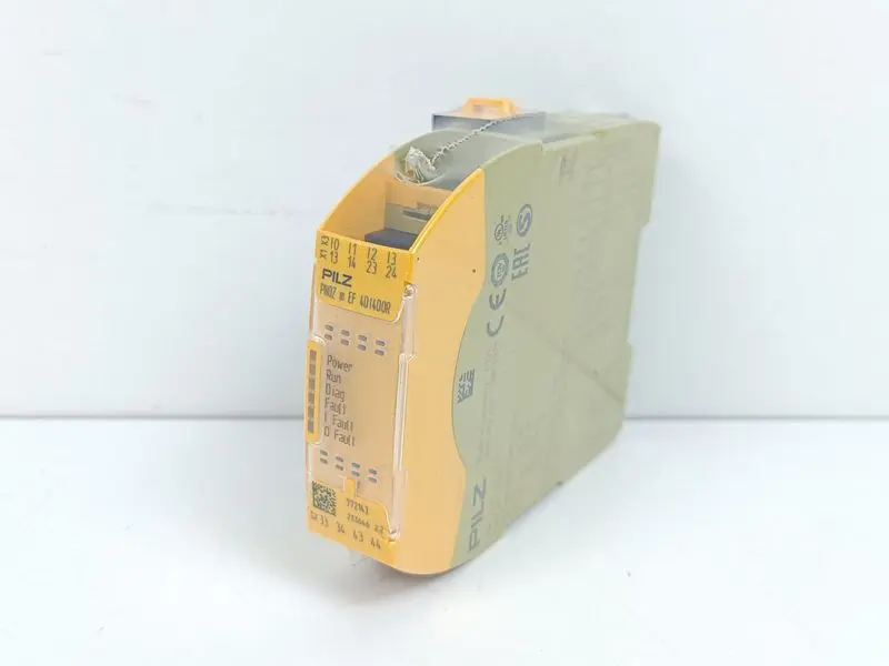 Produktfoto 1 von PILZ PNOZ m EF 4DI4DOR ID.: 772143 Erweiterungsmodiul Ver. 2.2 OVP & SEALED