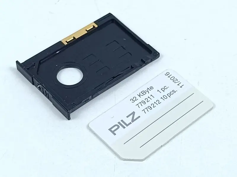 Produktfoto 1 von PILZ PNOZ 779 211 Multi Chip Card 32 KByte 779211 779212 TOP ZUSTAND