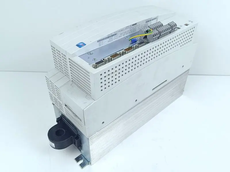 Produktfoto 1 von Lenze Vector 9300 EVS9326-ET ID.Nr 13208781 33.9326TE.7B.72. TESTED TOP ZUSTAND