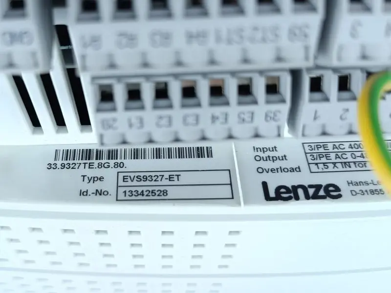 Produktfoto 1 von Lenze Vector 9300 EVS9327-ET 33.9327TE.8G.80 + E82ZZ15334B230 TESTED TOP ZUSTAND