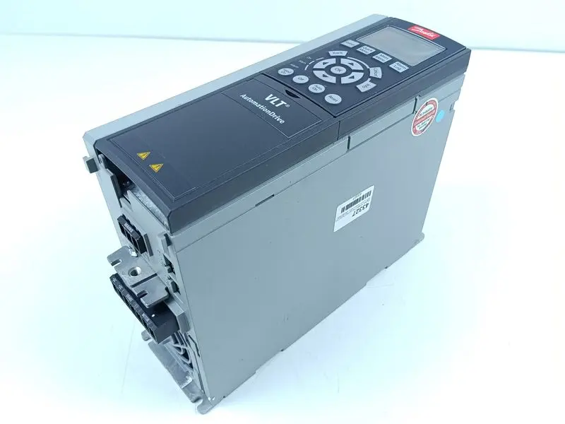 Produktfoto 1 von Danfoss 131B0037 FC-302P1K5T5E20H1XG 400V 1,5kW + Keypad TESTED & UNUSED