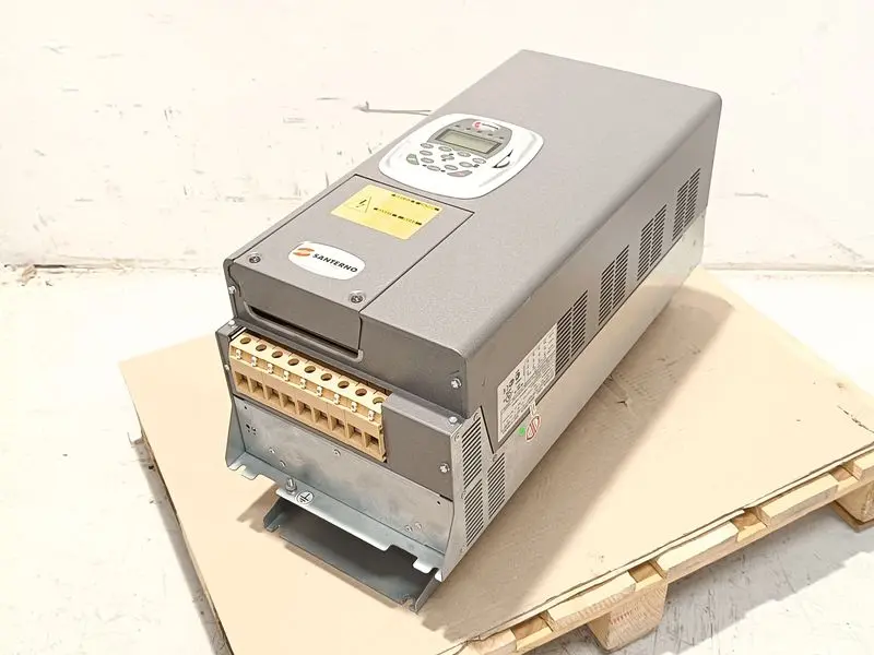 Produktfoto 1 von Santerno Sinus PENTA MARINE Frequenzumrichter 0067 4T BA2K2 400V 45kw TESTED
