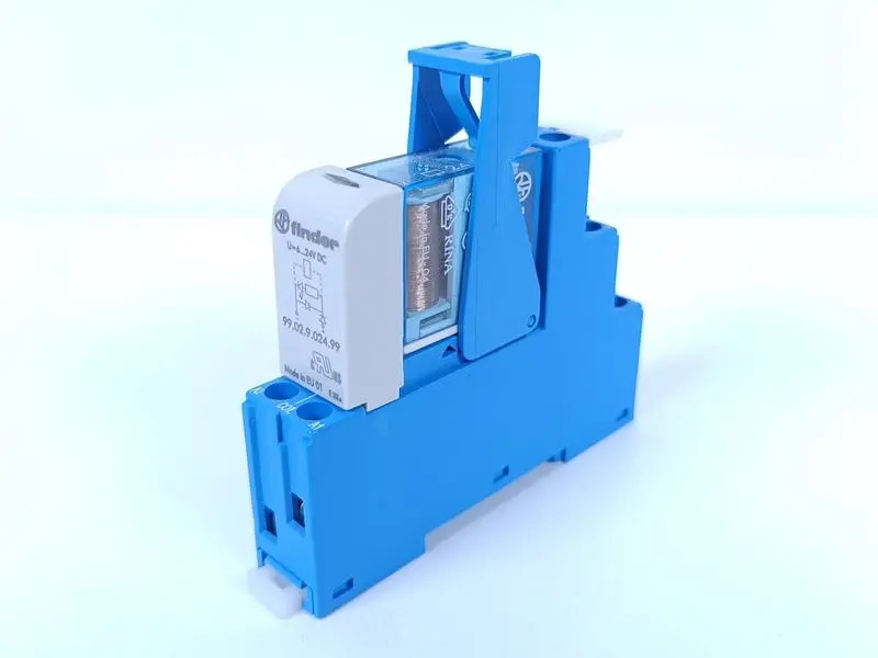 Produktfoto 1 von Finder 95.05 10A 300V NEUWERTIG