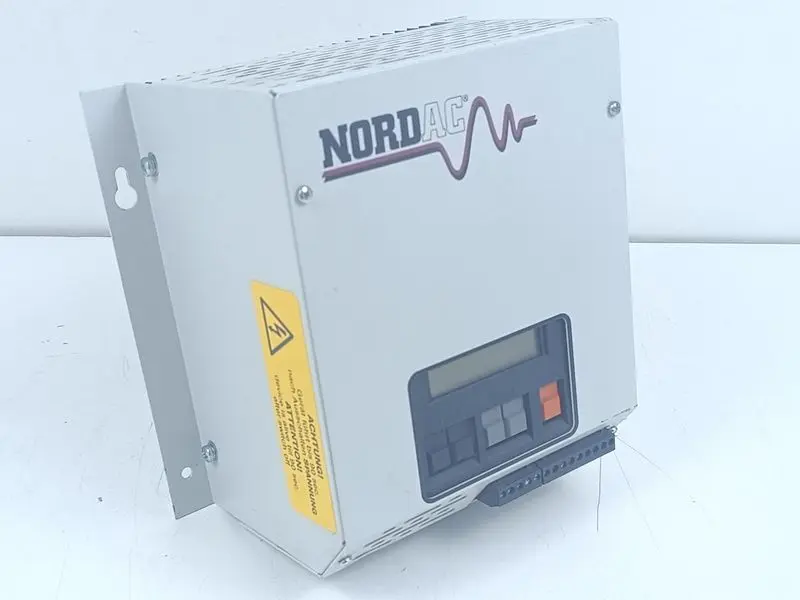 Produktfoto 1 von NORDAC SK 990/1SPN 0,99KVA 240V 2,6A 76009955 Frequenzumrichter NEUWERTIG