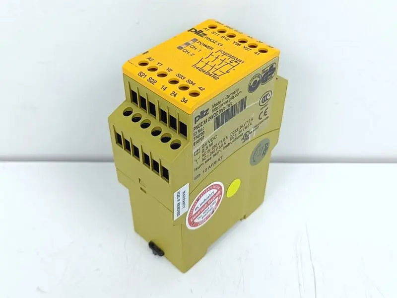 Produktfoto 1 von PILZ PNOZ X4 24VDC D No: 774730 TESTED & TOP ZUSTAND