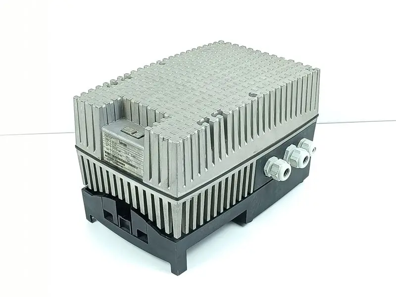Produktfoto 1 von Lenze 8200 motec E82MV552_4B001 E82MV552_4B001XX4A39 TESTED & TOP ZUSTAND