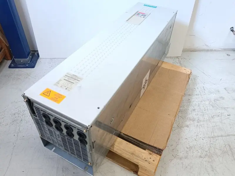 Produktfoto 1 von SIEMENS 6SE7031-0TE70-Z Z:C43+C44+G91+K01+K11+K80+L30+M20+ TESTED TOP ZUSTAND