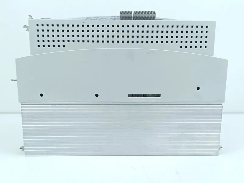 Produktfoto 1 von Lenze Servo Drive EVS9322-EP Id.No. 13015954 33.9322PE.7B.62 TOP ZUSTAND &TESTED