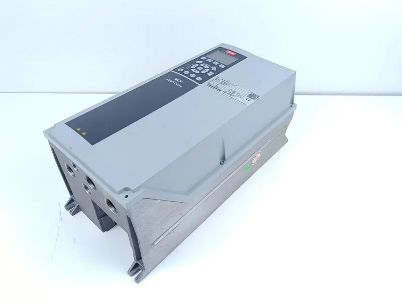 Produktfoto 1 von Danfoss VLT FC-202P1K1T4Z55H3X  + Fneo065-200A+0114P-W1B TESTED & NEUWERTIG