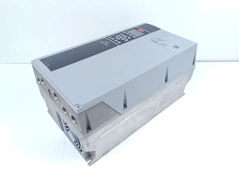 Produktfoto 1 von Danfoss VLT FC-202P5K5T4E55H3X  + Fneo080-210A+0554P-W1B TESTED & NEUWERTIG