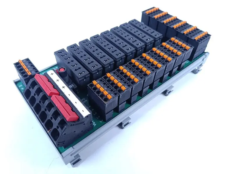 Produktfoto 1 von E-T-A STROMVERTEILUNGSSYSTEM SVS04-08-K01  B10 TOP ZUSTAND