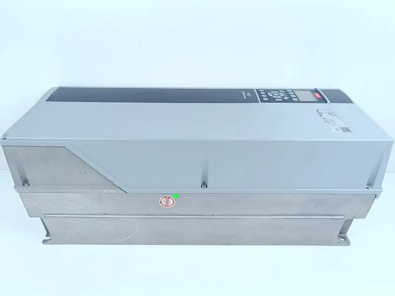 Produktfoto 1 von Danfoss VLT AQUA Drive FC-202P30KT4E55H3 P/N: 131N4443 TESTED & NEUWERTIG