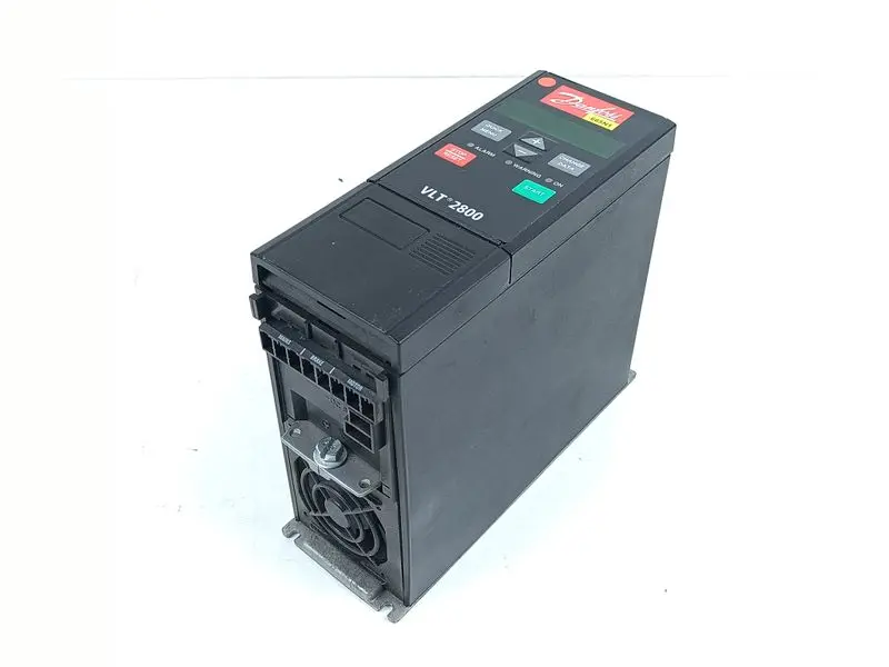 Produktfoto 1 von Danfoss VLT2800 195N0003 VLT 2800 VLT2803PS4B20STR1DBF00A00 240V 2.2A 0,9 kVA