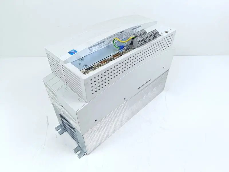 Produktfoto 1 von Lenze Vector 9300 EVS9326-ET ID.Nr 13191678 33.9326TE.7B.71. TESTED TOP ZUSTAND