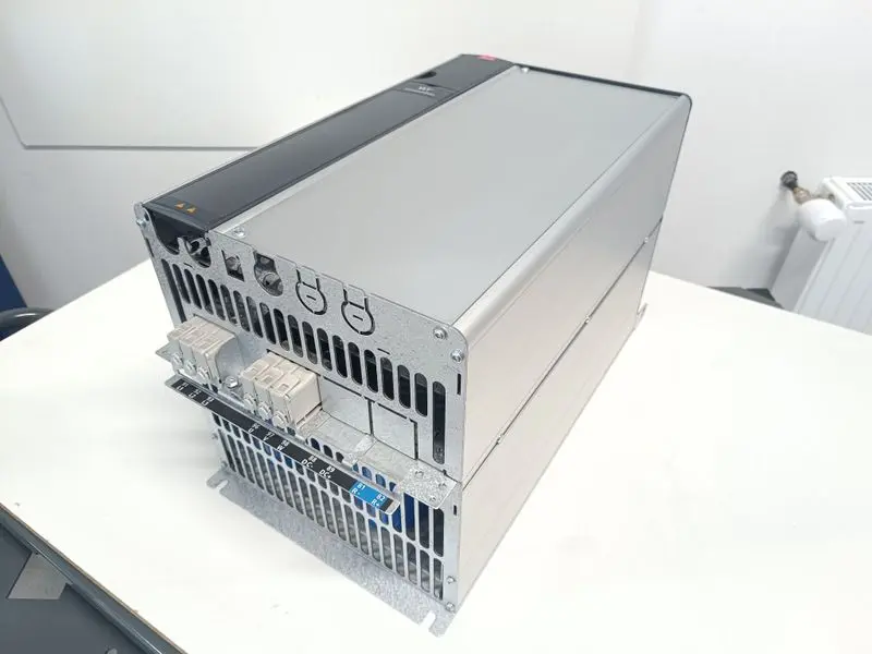 Produktfoto 1 von Danfoss VLT FC-302P37KT5E20H1XXXXXXS067XAXBXCXXXXDX 132H3676 UNUSED