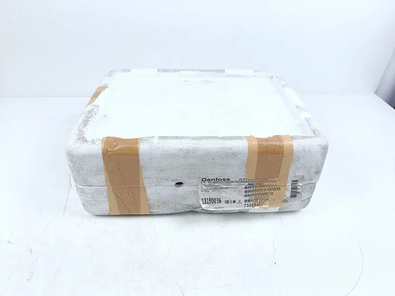 Produktfoto 1 von Danfoss VLT 131B0036 FC-302P1K1T5E20H1XGXXXXSXXXXAXBXCXXXXDX UNUSED & OVP