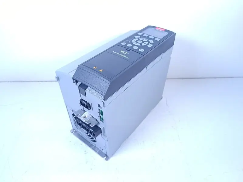 Produktfoto 1 von Danfoss VLT 132H2336 FC-302P7K5T5E20H2XGXXXXSXXXXALBKCXXXXDX UNUSED & OVP
