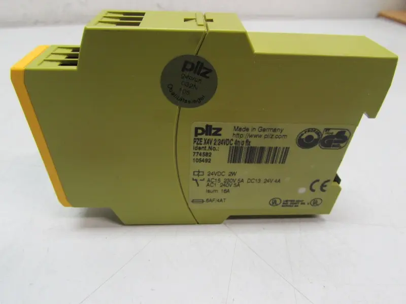 Produktfoto 1 von PILZ PZE X4V 2/24VDC 4n/o fix  ID No.: 774582