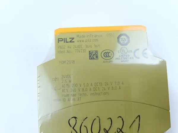 Produktfoto 1 von Pilz PNOZ X4 24VDC 3n/o 1n/c ID No.: 774730 UNUSED & OVP