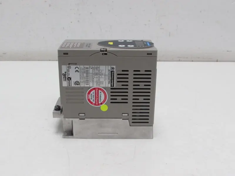 Produktfoto 1 von Telemecanique Altivar 31 ATV31H037M2 0,37kW 230V TESTED & TOP ZUSTAND