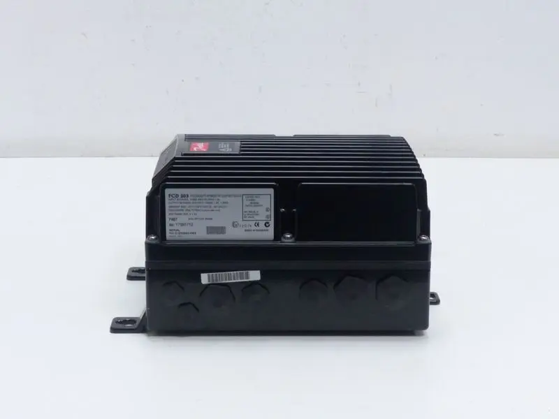 Produktfoto 1 von Danfoss FCD 303 Frequenzumrichter 175N1712  FCD303PT4P66STR1D0F00T52C0 unused