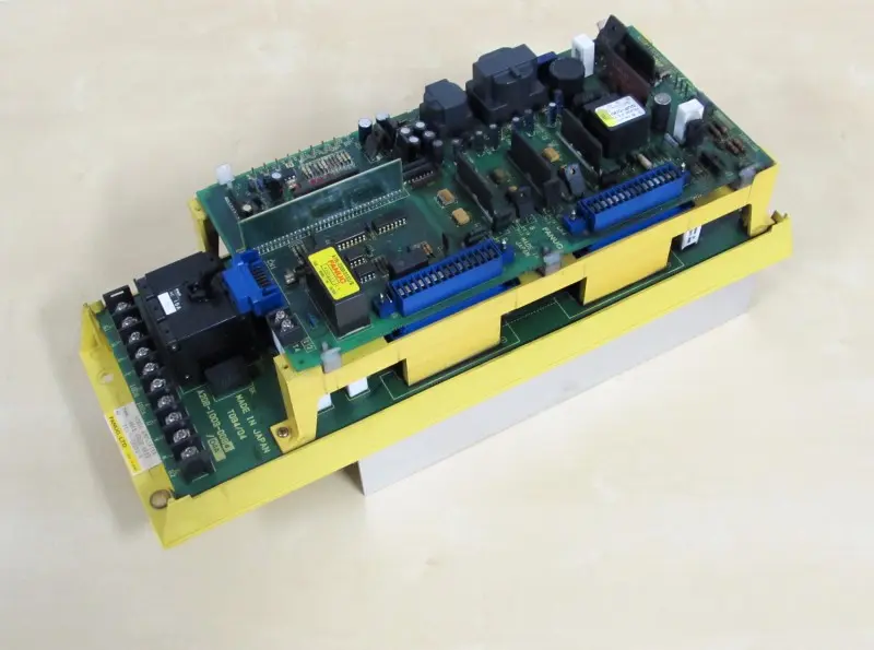 Produktfoto 1 von FANUC A06B-6058-H025 F4900004-B Servo amplifier A20B-1003-0090/02