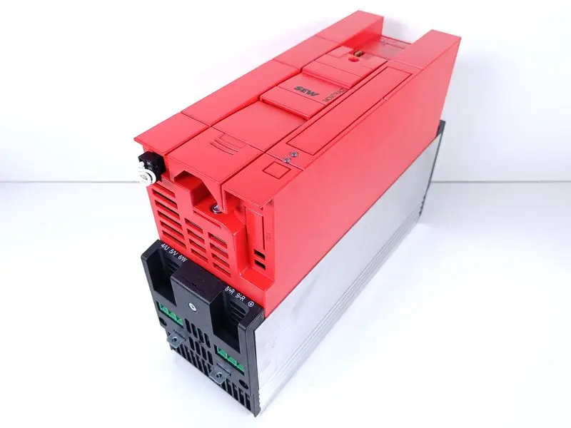Produktfoto 1 von SEW Movitrac MC07B0075-5A3-4-00 + MDX60A0074-5A3-4-00 TESTED & NEUWERTIG