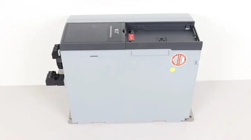 Produktfoto 1 von Danfoss FC-302P5K5T5E20H1XGXXXXSXXXXAXBXCXXXXDX P/N: 131B0041 TESTED TOP ZUSTAND