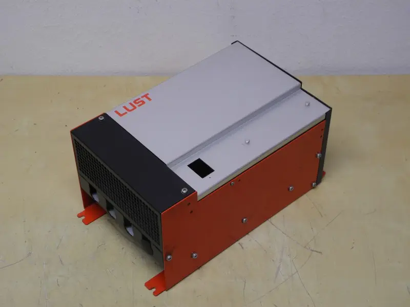 Produktfoto 1 von LUST Frequenzumrichter VF1414  KP0,OP8 3x400v 50/60Hz 5,5kW