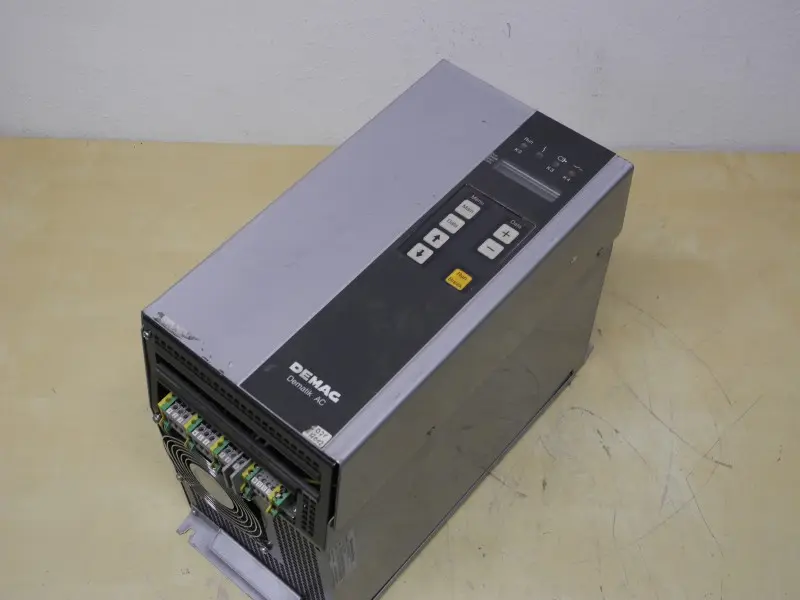 Produktfoto 1 von Mannesmann Demag Dematik AC Umrichter-DPU 415V 024 R 00 Un 3/PE AC 50/60Hz 380V