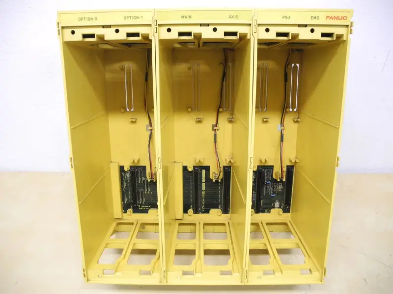 Produktfoto 1 von FANUC A20B-1004-0590/02B Backplane Slot Rack