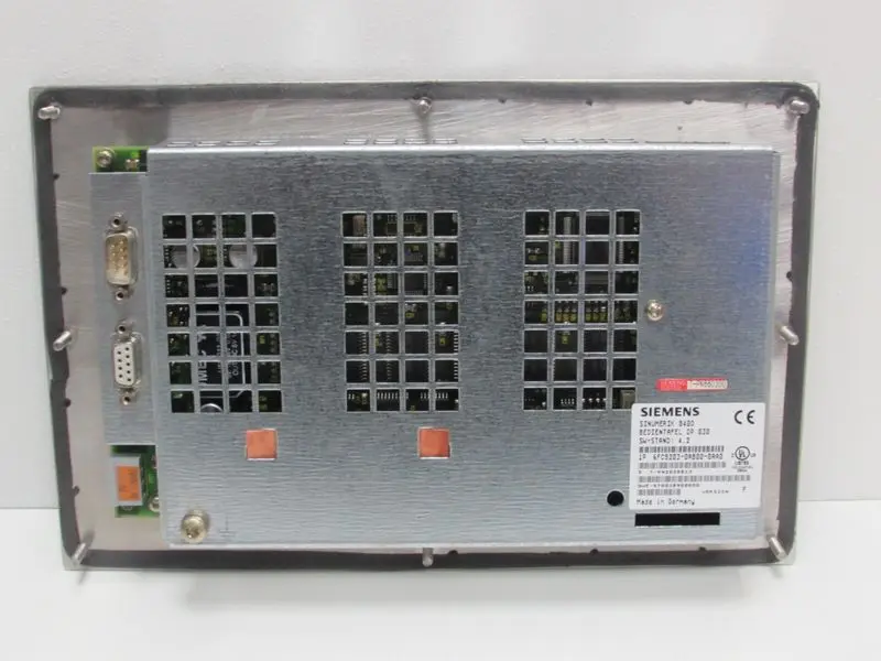 Produktfoto 1 von Siemens Sinumerik 6FC5203-0AB00-0AA0 840D Bedientafel OP 030 SW-Stand:4.2 Ver. F