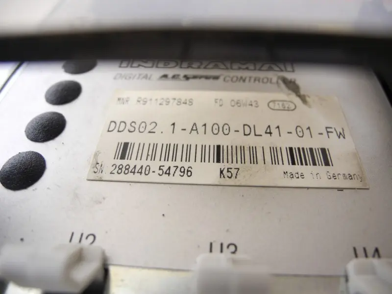 Produktfoto 1 von INDRAMAT AC Servo Controller DDS02.1-A100-DL41-01-FW+DAE 1.1 Karte Top zustand