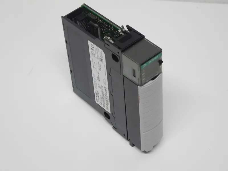 Produktfoto 1 von Allen Bradley Control Logix 1756-0B16E/A 1756-OB16E/A DC Output Module 16PT