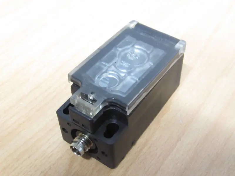Produktfoto 1 von SCHUNK 0301802 FPS-A5 Positionssensor neuwertig
