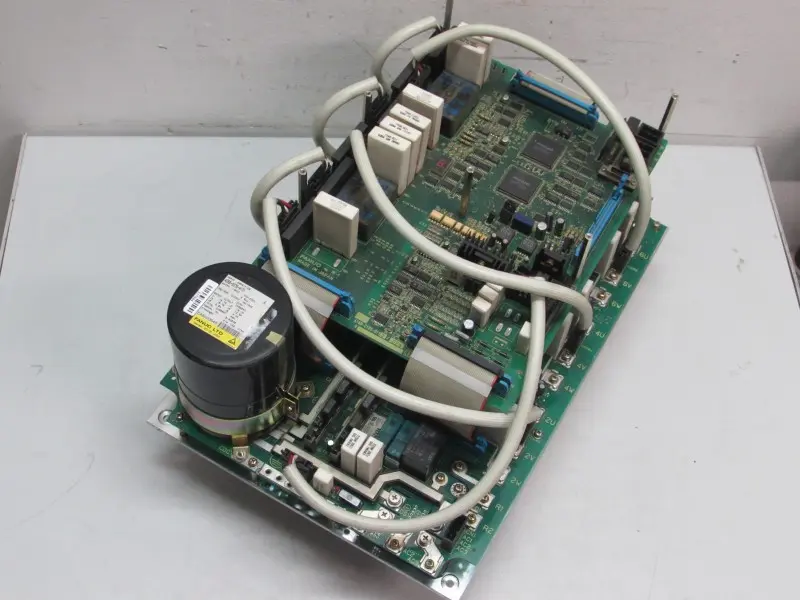 Produktfoto 1 von Fanuc Servo Amplifier A06B-6076-H101 Version A Top Zustand