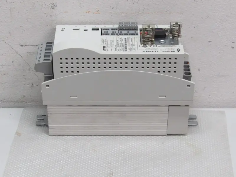 Produktfoto 1 von Lenze ECSEA008C4B Servo Drive Neuwertig