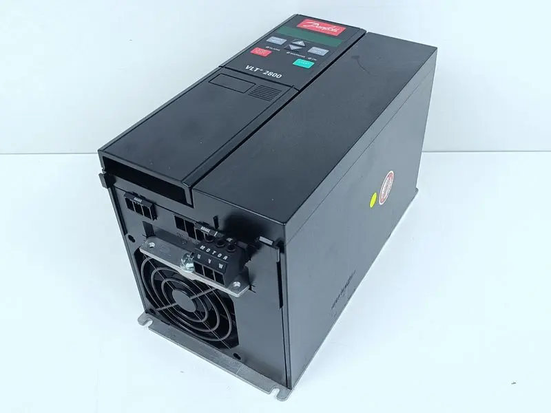 Produktfoto 1 von Danfoss VLT2855PT4B20STR1DBF00A00C0 195N1087 400V 8,3kva Tested Top Zustand