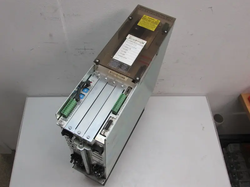 Produktfoto 1 von INDRAMAT AC Servo DDS02.2-A100-BE12-01-FW DDS02.2-A100-B + DDS02.1 TOP ZUSTAND