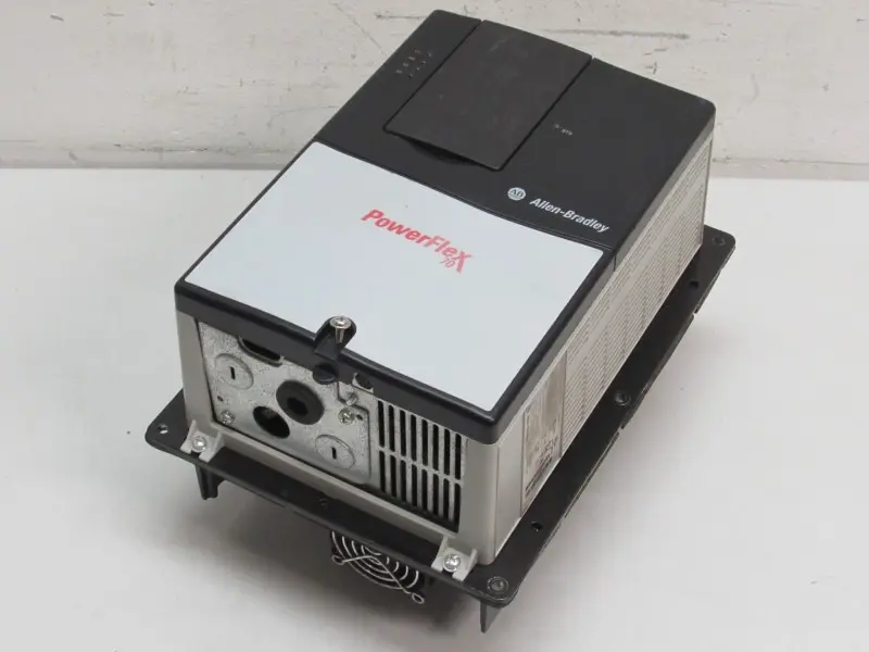 Produktfoto 1 von Allen Bradley PowerFlex 70 AC Drive 20AC011F0AYNANC0 400V 4 / 5,5kw Top Zustand