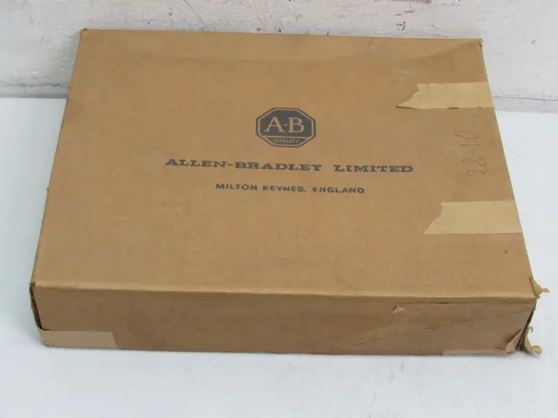 Produktfoto 1 von Allen Bradley 1778-OQC Output Module Unbenutzt OVP
