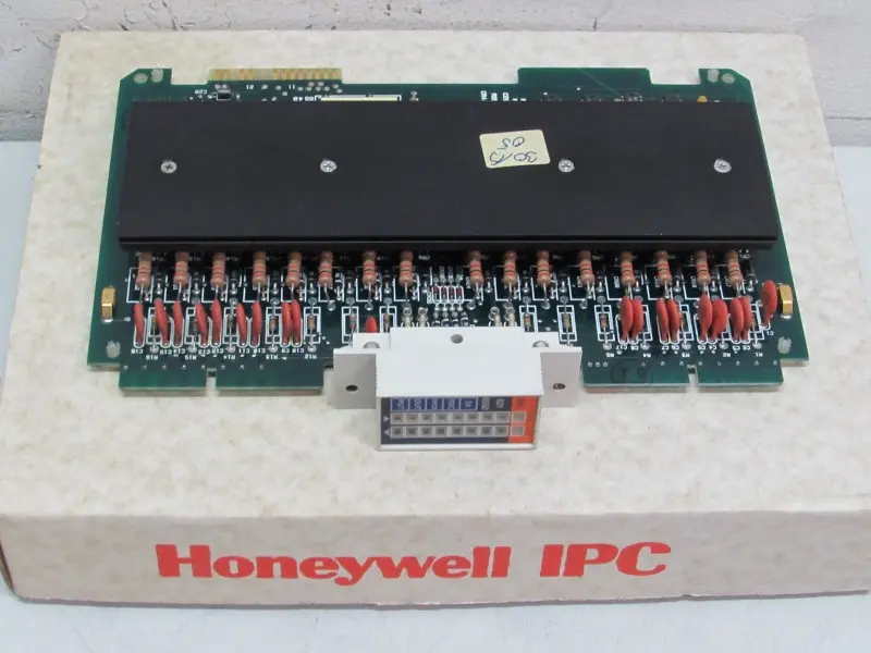 Produktfoto 1 von Honeywell 621-6550 24VDC Source Output 16 Point Top Zustand