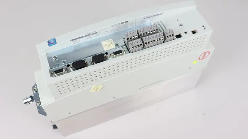 Produktfoto 1 von Lenze Vector 9300 EVS9321-ES 1,5A 400V 1,2kVA Servo Drive Top Zustand TESTED
