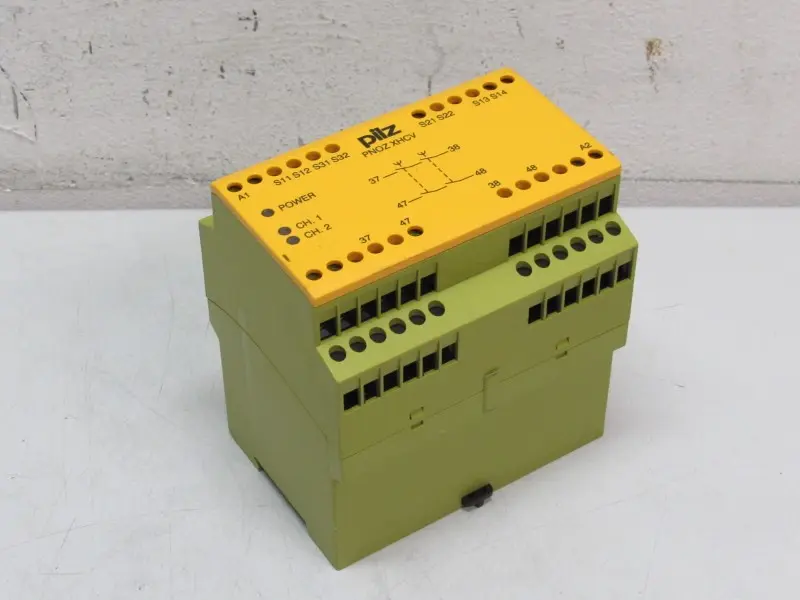 Produktfoto 1 von PILZ PNOZ XHCV 0,7/24VDC 2n/o fix ID No.:774560
