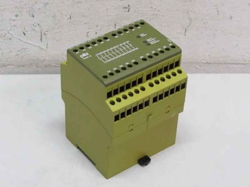 PILZ PNOZ 10 230V 8/5AAC/8ADC 6S 4Ö ID No.:774006