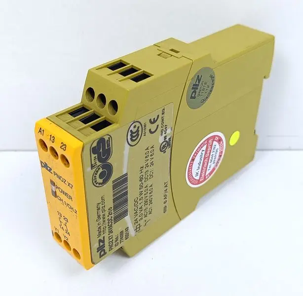 Produktfoto 1 von PILZ PNOZ X7 24VACDC 2n/o ID No: 774059 Sicherheitsrelais TESTED & TOP ZUSTAND