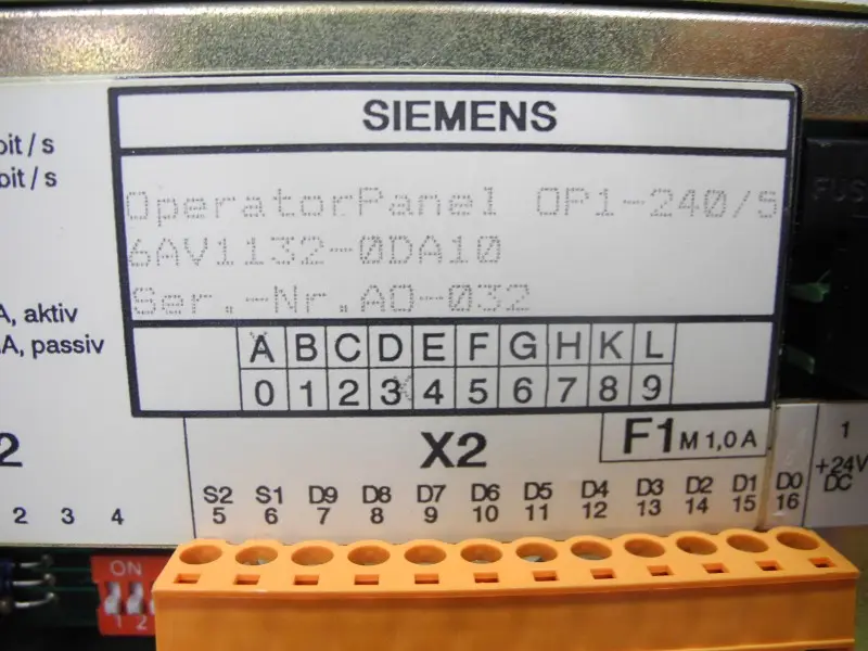 Produktfoto 1 von Siemens Operator Panel OP1-240/5 6AV1132-0DA10 Unbenutzt