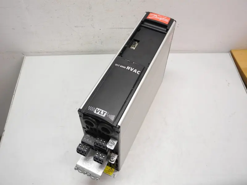 Produktfoto 1 von Danfoss VLT6005 VLT6005HT4B20STR3D0F00A00C0 178B2007 400V 5,2kVA 6,3A
