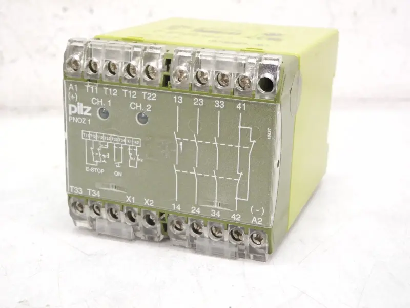 Produktfoto 1 von Pilz PN0Z1 24VDC 3S10 3,5W 475695 Safety Relay Top Zustand