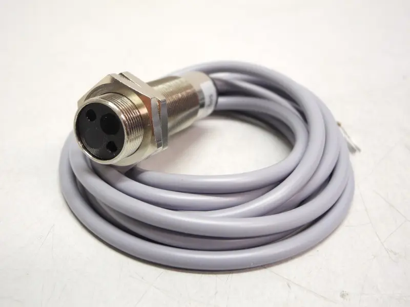 Produktfoto 1 von Baumer Electric FZAM 18P1005 Näherungsschalter Unbenutzt